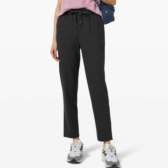 LULULEMON Black Luxtreme Keep Moving Pant, size 4 - Picture 2 of 11